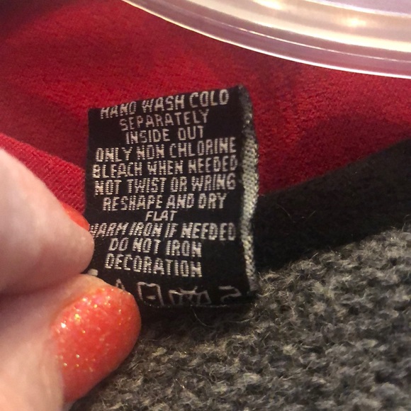 Sweater - Picture 9 of 9